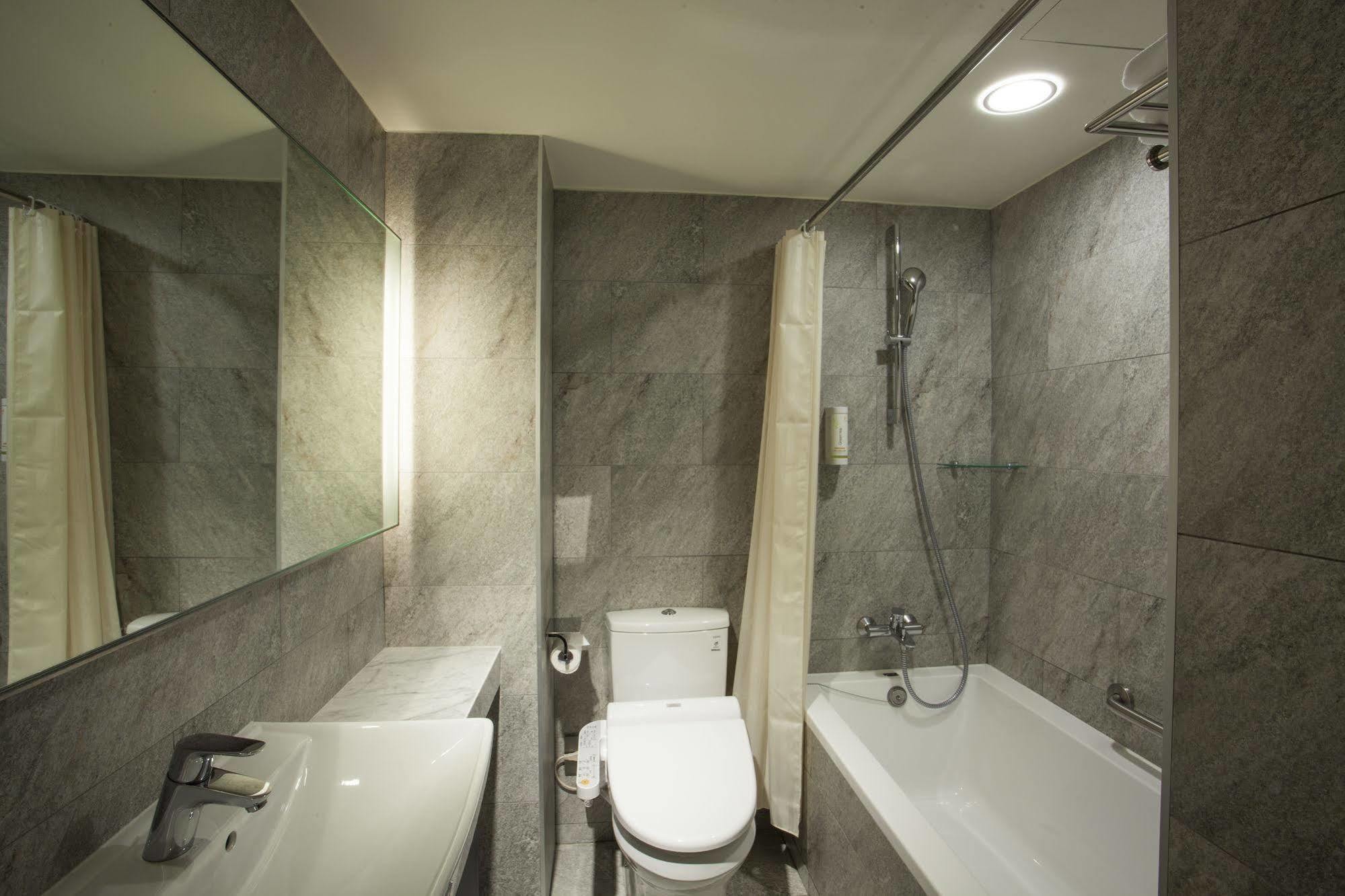 Citizen Hotel Taipei Eksteriør billede